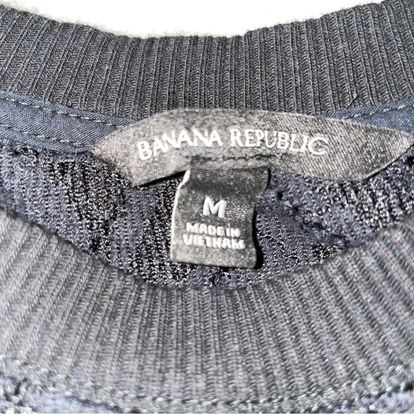 Banana Republic Crochet Crewneck Top Long Sleeve with Slit Sides Size Medium - Picture 6 of 8